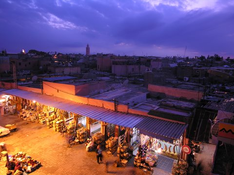 nachtelijk plein in Marrakech